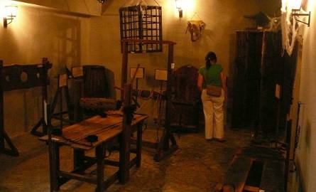Znalazło się tutaj 12 replik najbardziej popularnych w średniowieczu maszyn do zadawania bólu więźniom. Każdy eksponat jest dokładnie opisany.