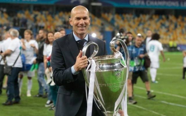 Zidane zamiast Bayernu wolałby Manchester United. Otwiera krótką listę kandydatów na trenera w monachijskim klubie