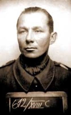 Zbigniew Przybyszewski ukończył  Szkołę Podchorążych Marynarki Wojennej w Gdyni w 1930 r. Obrońca Helu pochodził z patriotycznej rodziny. Jego szwagier