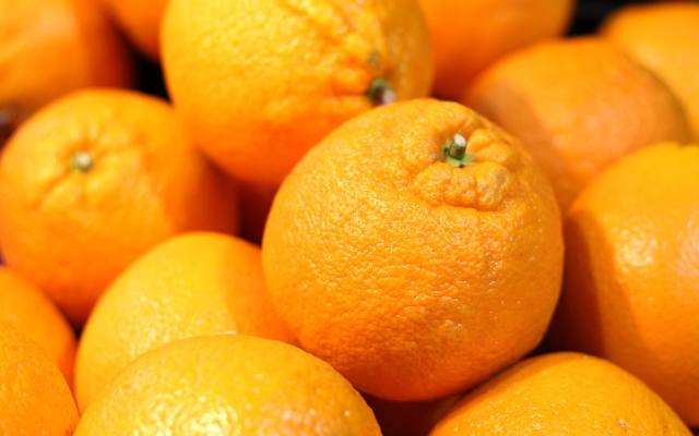 Pomarańcza ma dużo witaminy C? Te warzywa i owoce mają jej jeszcze więcej [RANKING]