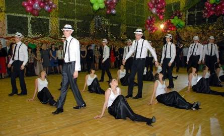 Tradycją białobrzeskiego liceum jest odtańczenia na rozpoczęcie studniówki także walca.