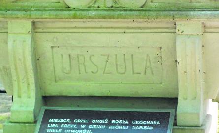 Symboliczny sarkofag upamiętniający córkę Jana Kochanowskiego, Urszulkę, której poeta poświęcił swoje treny.
