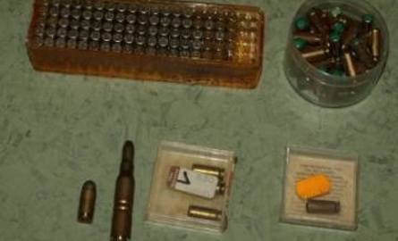 Policja odkryła arsenał w domu mieszkańca powiatu sulęcińskiego (zdjęcia)