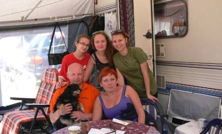 Rodzina Jelonków podczas zlotu w Suchedniowie.