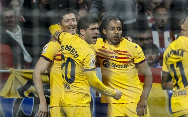 Robert Lewandowski z golem i dwiema asystami w meczu Atletico Madryt - FC Barcelona. Xavi wyrzucony, gol Joao Felixa