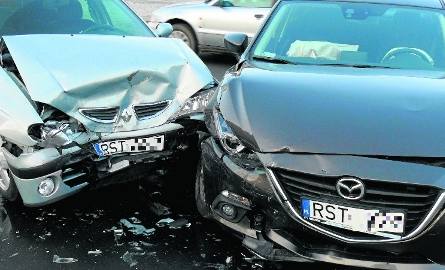 Wypadek z udziałem dwóch aut na ulicy Poniatowskiego.