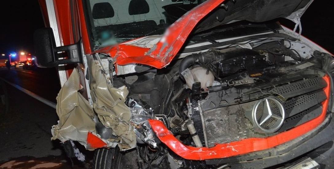 Jest akt oskarżenia w sprawie wypadku w Rogach k. Krosna. 20-latek zasnął za kierownicą sprintera. Uderzył w inne auto, zginęły dwie osoby.