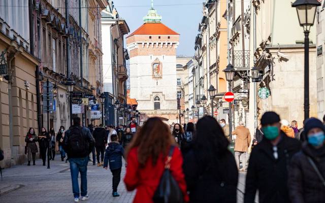 Kraków przyciąga coraz więcej turystów. W 2023 roku odwiedziło nas 12 milionów osób. 