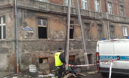 Pożar kamienicy w Bydgoszczy. Dwie osoby nie żyją [wideo, foto]
