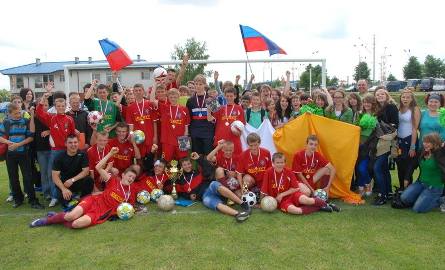 Drużyna Irlandii, czyli Gimnazjum z Łagowa, zwycięzcy piłkarskiego turnieju dla gimnazjalistów Minieuro.
