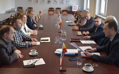 Spotkanie w starostwie w Oświęcimiu z udziałem samorządów zainteresowanych budową Drogi Współpracy Regionalnej