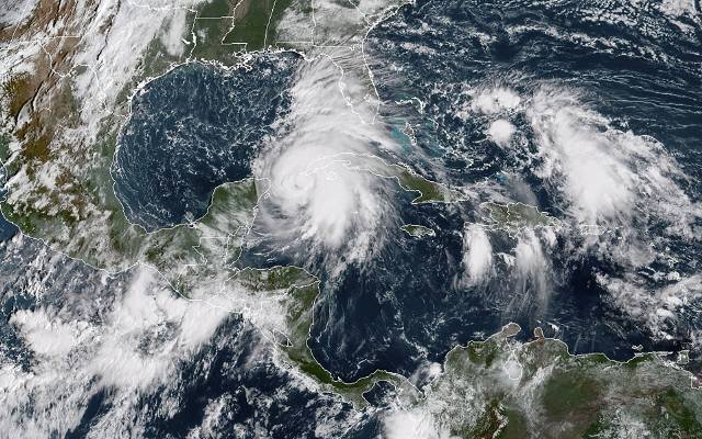 Huragan Michael uderzył w USA. Silny wiatr, opady deszczu i podtopienia na Florydzie [ZDJĘCIA] [WIDEO] [NA ŻYWO - INTERAKTYWNA MAPA 10.10]