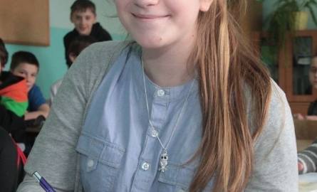 Weronika Kozubek, podwójna laureatka konkursów przedmiotowych ze szkoły podstawowej numer 19 w Kielcach.