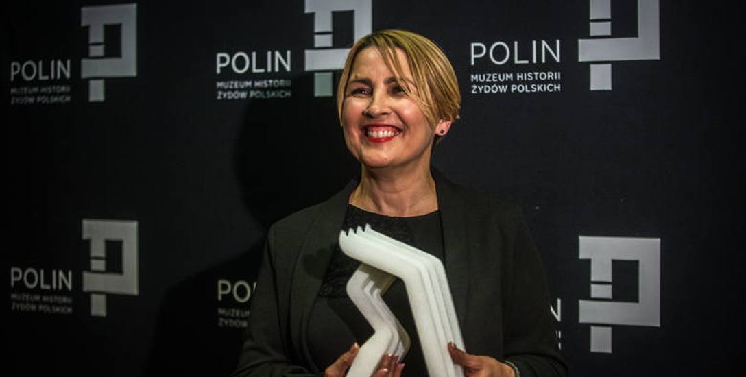 Joanna Podolska z nagrodą od Polin