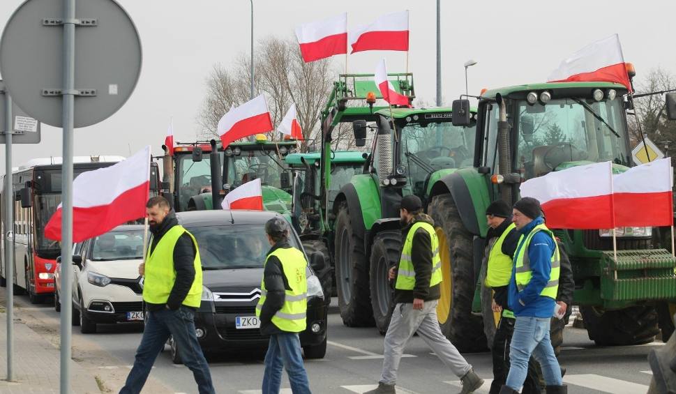 Film do artykułu: Blokada miast. Rolnicy protestowali. Nie chcą zielonego ładu i zboża zza granicy [ZDJĘCIA, WIDEO, MAPA]