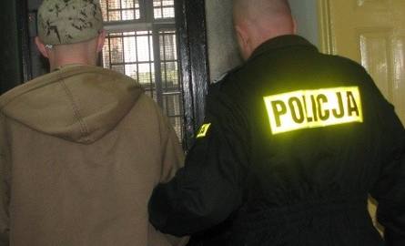 W Głogówku zatrzymano kobietę i mężczyznę. Są podejrzani o handel narkotykami