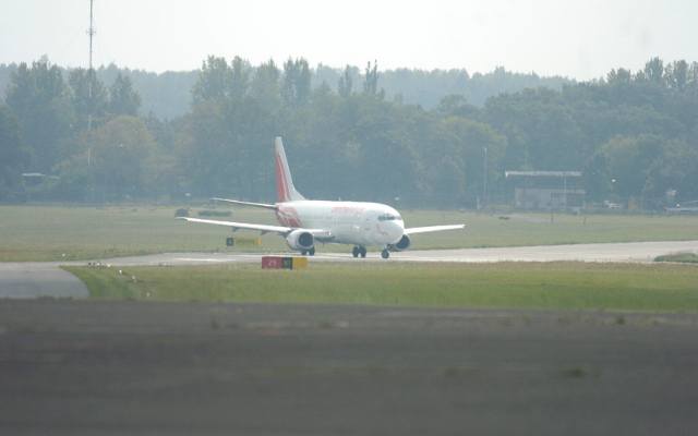 Aeroklub Poznański ląduje na lotnisku w Kąkolewie. Zabiera ze sobą część Politechniki Poznańskiej i PCSS
