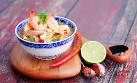 Zupa Tom Yum Goong to jedna z najpopularniejszych zup  kuchni tajskiej.