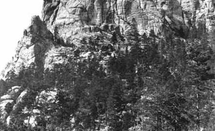 Widok na Mount Rushmore przed rozpoczęciem prac nad monumentem
