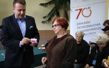 Anna Pocheć odebrała trzytysięczną Starachowicką Kartę Seniora 60+.