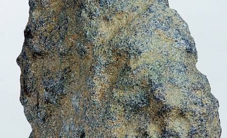 Kamień, który jest prawdopodobnie meteorytem, ma spore rozmiary. Ma 30 cm długości, 24 cm wysokości i 10 cm szerokości. Jest też niebywale, nawet jak