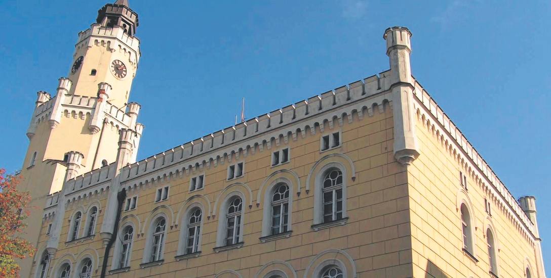 Nieodłącznym elementem wschowskiego ratusza jest wieża zegarowa z mechanizmem z 1901 roku.