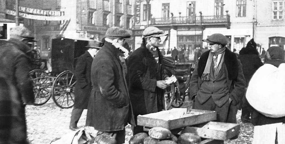 Sprzedaż chleba na Rynku Głównym, 1931 r.
