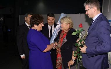Siódme miejsce w regionie zajęła Zofia Okła, nagrodę i gratulacje przekazywała Urszula Białobok, prezes Świętokrzyskiego Związku Hodowców Bydła, działalności