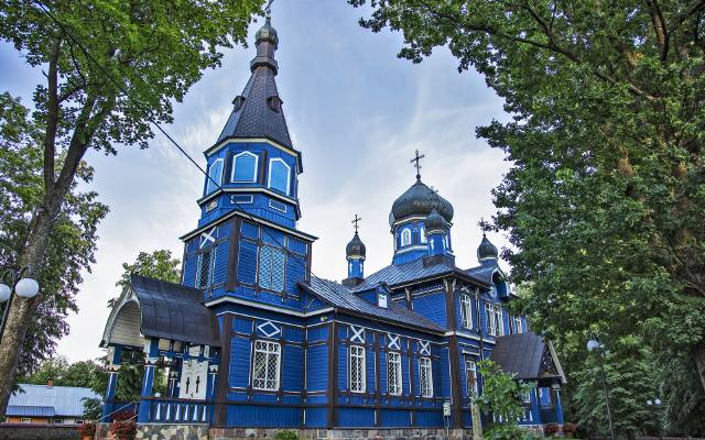 9 niesamowitych miejsc w Polsce, o których istnieniu być może nie wiesz. Las, którym zachwycił się Napoleon i ślady dinozaurów w skale 