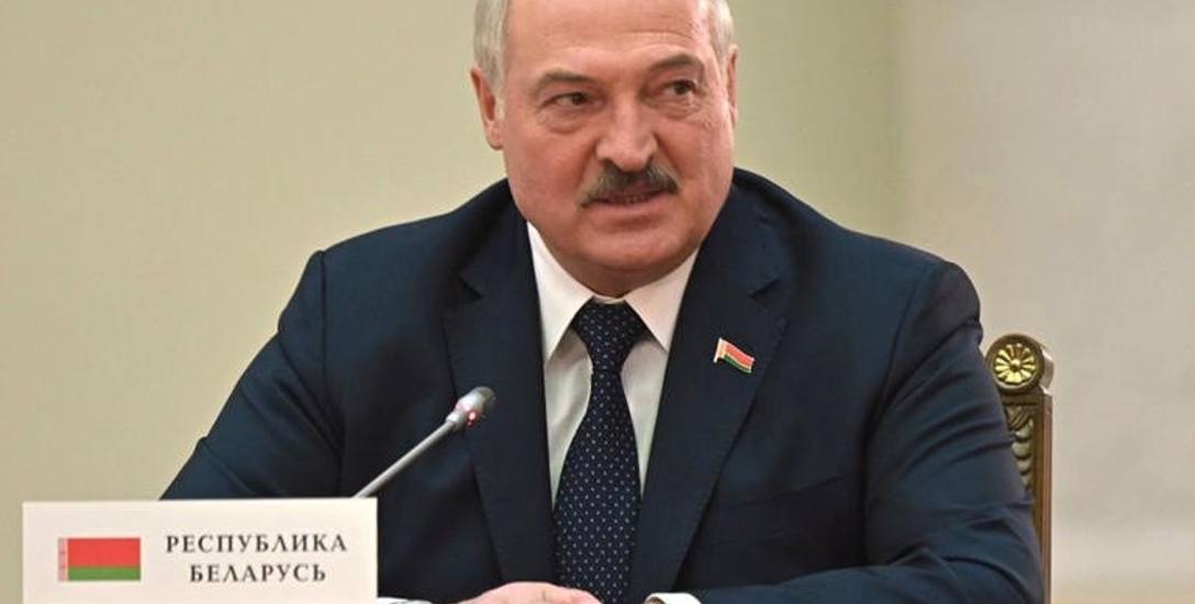 Łukaszenka nie ma wyjścia. Musi grać w grę Putina
