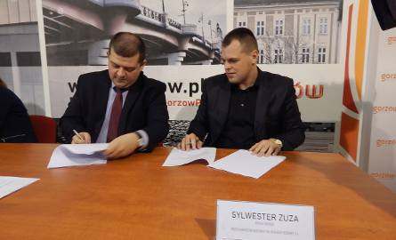 Umowę na remont ul. Dobrej prezydent Jacek Wójcicki podpisał z Sylwestrem Zuzą, prezesem Budomeksu.