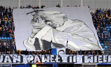 Kibice Zawiszy uczcili pamięć Jana Pawła II