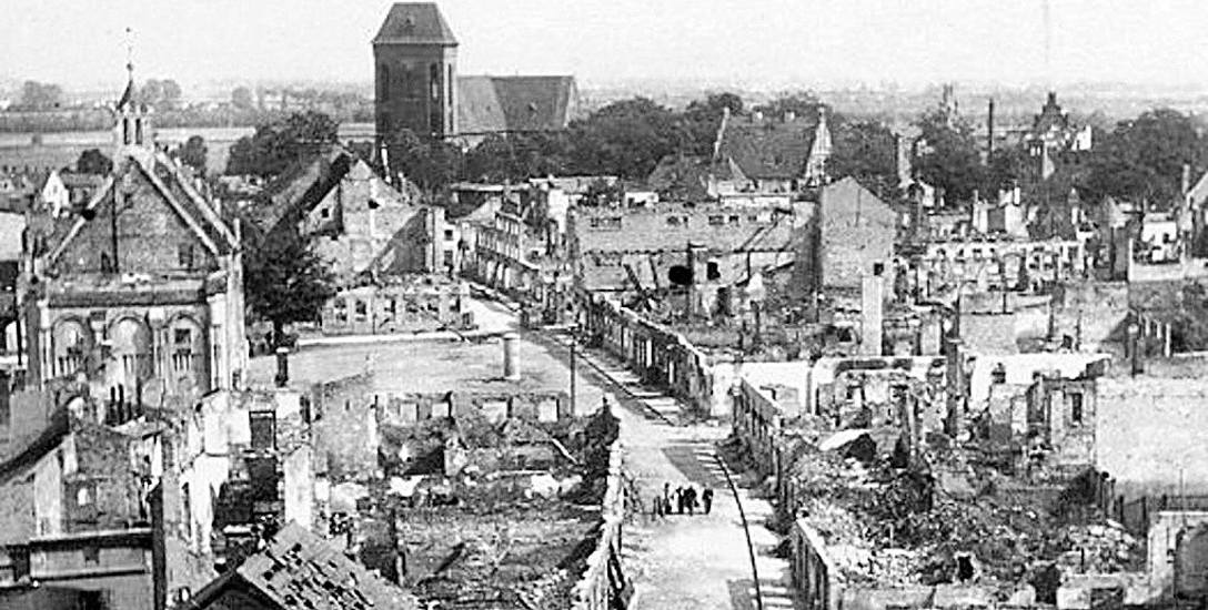 Miasto w trakcie działań wojennych zostało niemal doszczętnie zniszczone, a później decydenci nie bardzo wiedzieli, czy stawiać nowe obiekty czy zachować