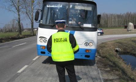 Połowa skontrolowanych przez zwoleńską policję autobusów nie nadawała się ze względu na stan techniczny do dalszej jazdy.