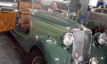 Ile warte jest to auto dziś? W sierpniu tego roku, w Anglii, odrestaurowany egzemplarz mercedesa V170 roadster z 1938 roku został sprzedany na aukcji