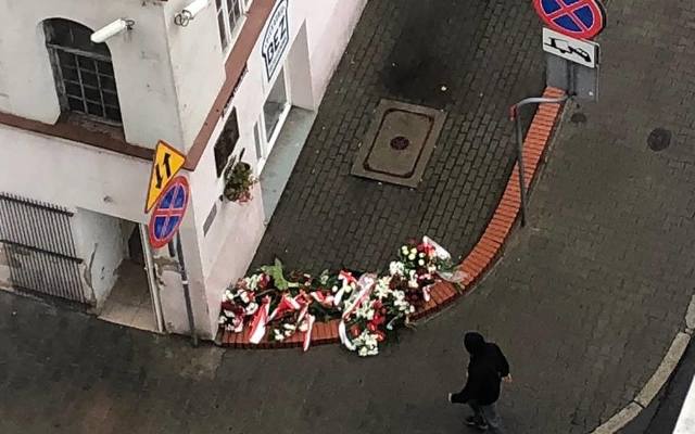 Poznań: Z okazji 62. rocznicy powstania węgierskiego z ulic Mansfelda i Strzałkowskiego odholowali auta. Mieszkańcy zdziwieni