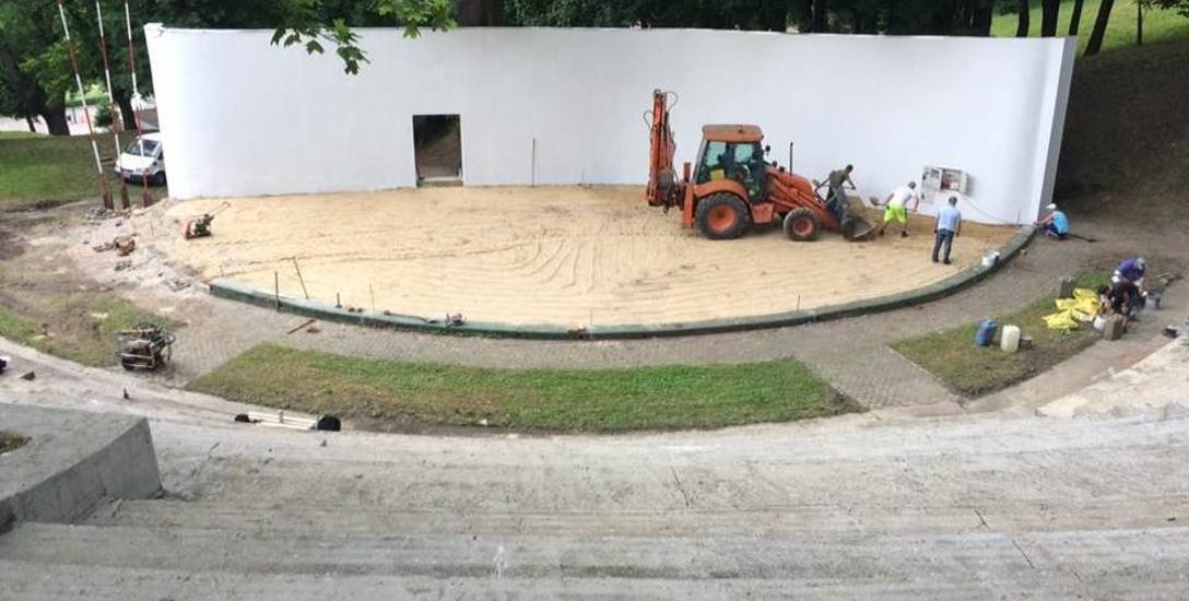 Pprace remontowe amfiteatru krośnieńskiego rozpoczęły się w maju.