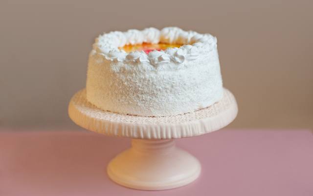 Wyśmienite torty na komunię, które zrobisz w domu. Sprawdzone pomysły na tort dla dziewczynki i chłopca. Proste przepisy, zachwycający efekt