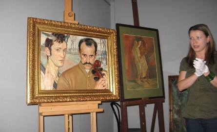 Na wystawie znajdą się także obraz Wacława Borowskiego "Tanagra” – z lewej i obraz Vlastimila Hofmanna "Na drodze do Hadesu” – mówi