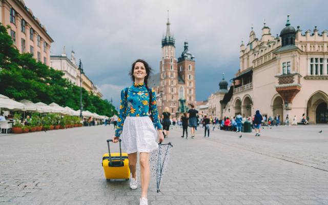 Co warto zabrać ze sobą w podróż po Polsce? Sprawdź ten poradnik