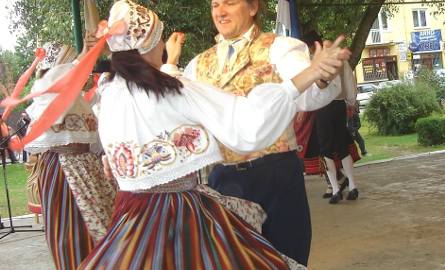 Estoński zespół "Kelmikula” zaprezentował tańce sięgające korzeniami XIII wieku