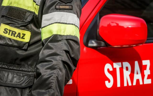 Jedna osoba ranna w wypadku busa i samochodu osobowego na drodze krajowej nr 11 w Antoninie koło Ostrowa Wielkopolskiego