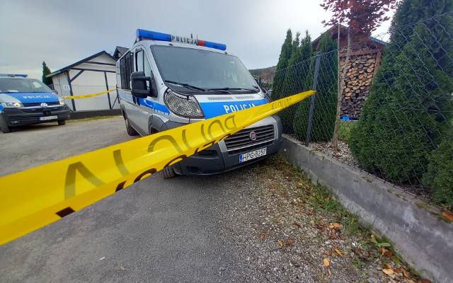 Potworna tragedia w Tarnowie. Zwłoki czterech osób odkryto w domu na osiedlu pod Górą św. Marcina. Na miejscu jest policja i prokurator