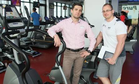 Maciej Zięba i Rafał Tokarczyk z klubu „Jatomi Fitness” obiecali, że w poniedziałek każda mama będzie mogła ćwiczyć do woli bez żadnych opłat.