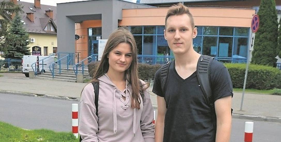 Aneta Bradło i Krzysztof Pluciński uważają, że darmowe wejściówki zachęciłyby młodych ludzi do odwiedzania parku wodnego