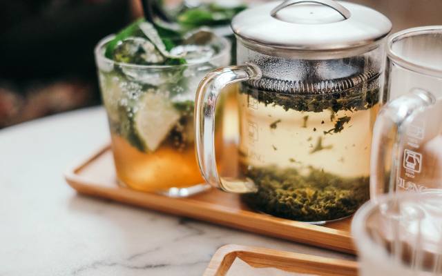 To najgorszy czas na picie zielonej herbaty. Kiedy w ciągu dnia lepiej nie pić zielonej herbaty? To mówią dietetycy [2.03.2023]