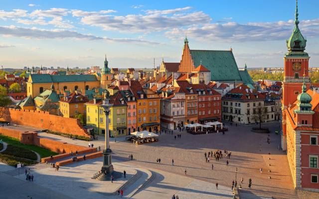 27 niesamowitych faktów i ciekawostek o Polsce, które was zaskoczą. Najwęższy dom, najkrótsza rzeka i inne cuda