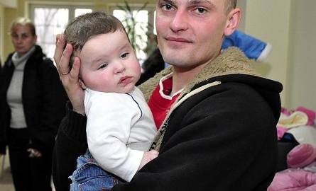 Rodzice 5- miesięcznego Krystiana Schabowskiego czekali w poniedziałek na wizytę do pediatry w przychodni przy ulicy Struga w Radomiu.