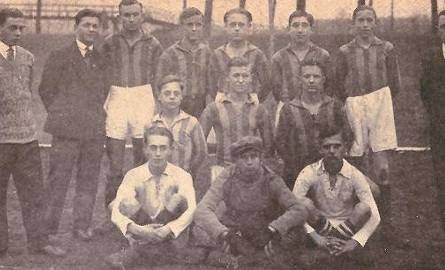 Drużyna "Gwiazdy", która zajęła III miejsce w mistrzostwa OPN w 1936 r. Wiktor Lepczyński to trzeci zawodnik w górnym rzędzie od prawej.