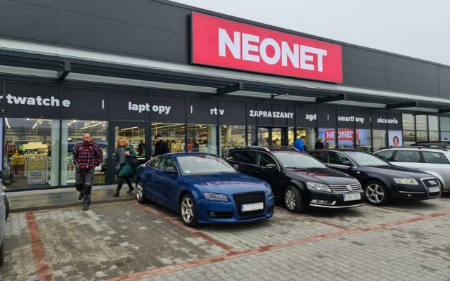 Znana sieć elektromarketów Neonet złożyła wniosek o upadłość. W Polsce ma prawie 300 sklepów